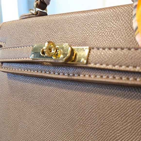 Taupe Handbag with Coordinating Twilly NWOT - Picture 5 of 8